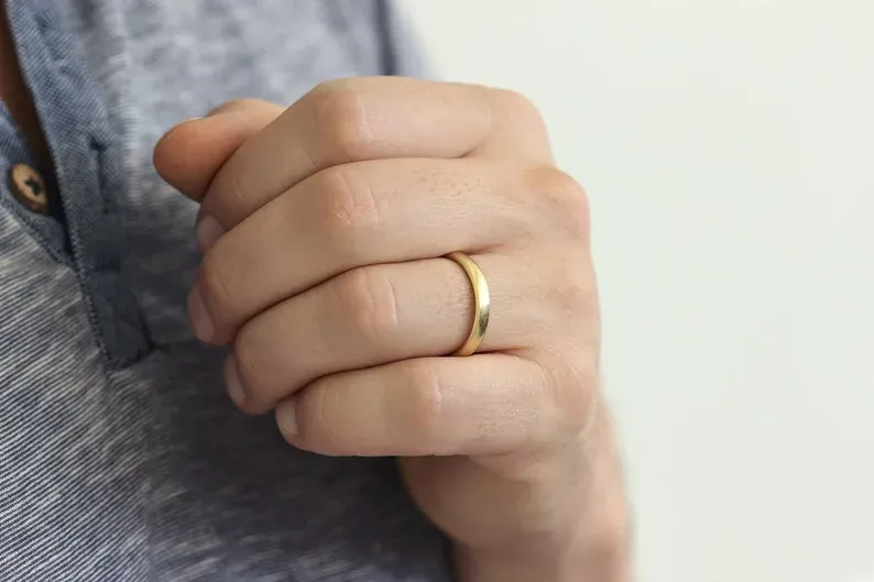 Argolla de matrimonio de oro para él