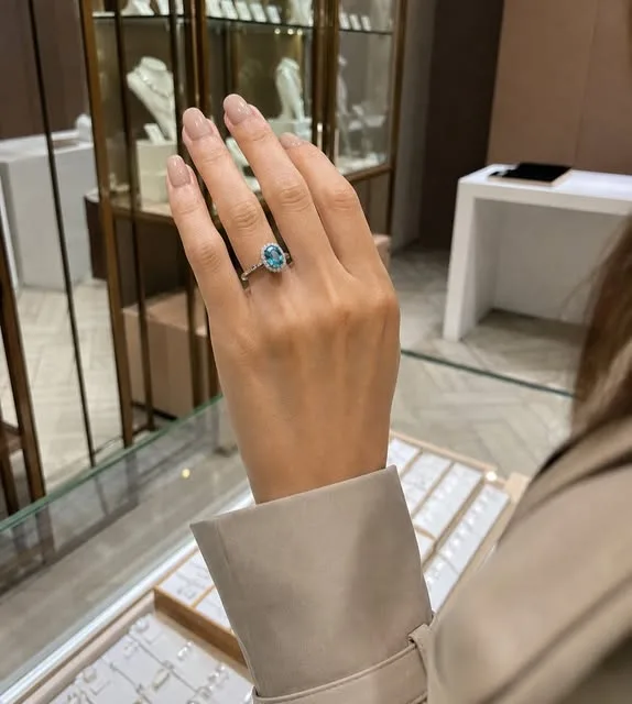 Anillo Solitario Topacio y Diamantes